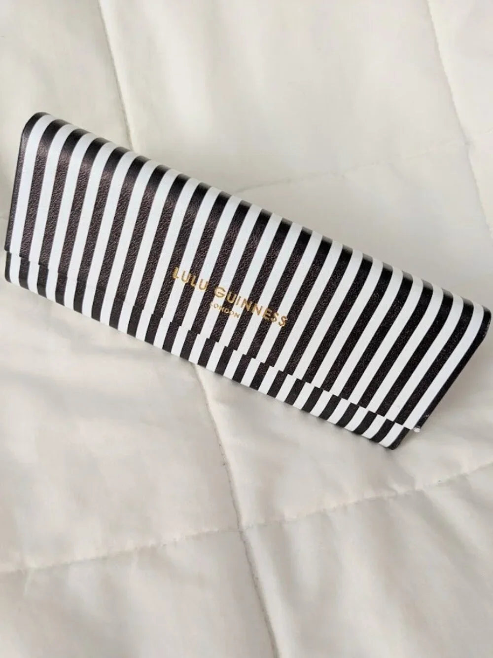 Lulu Guinness Magnetic Trifold Eyewear Case Sunglasses Eye Glasses Striped NWOT